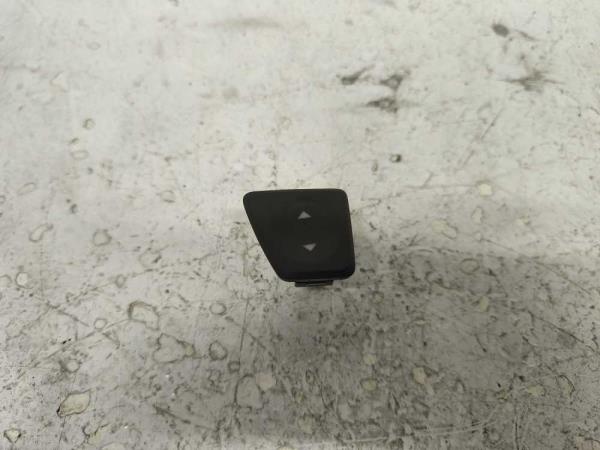 BOUTON LEVE VITRE GAUCHE FIAT - Vue 1